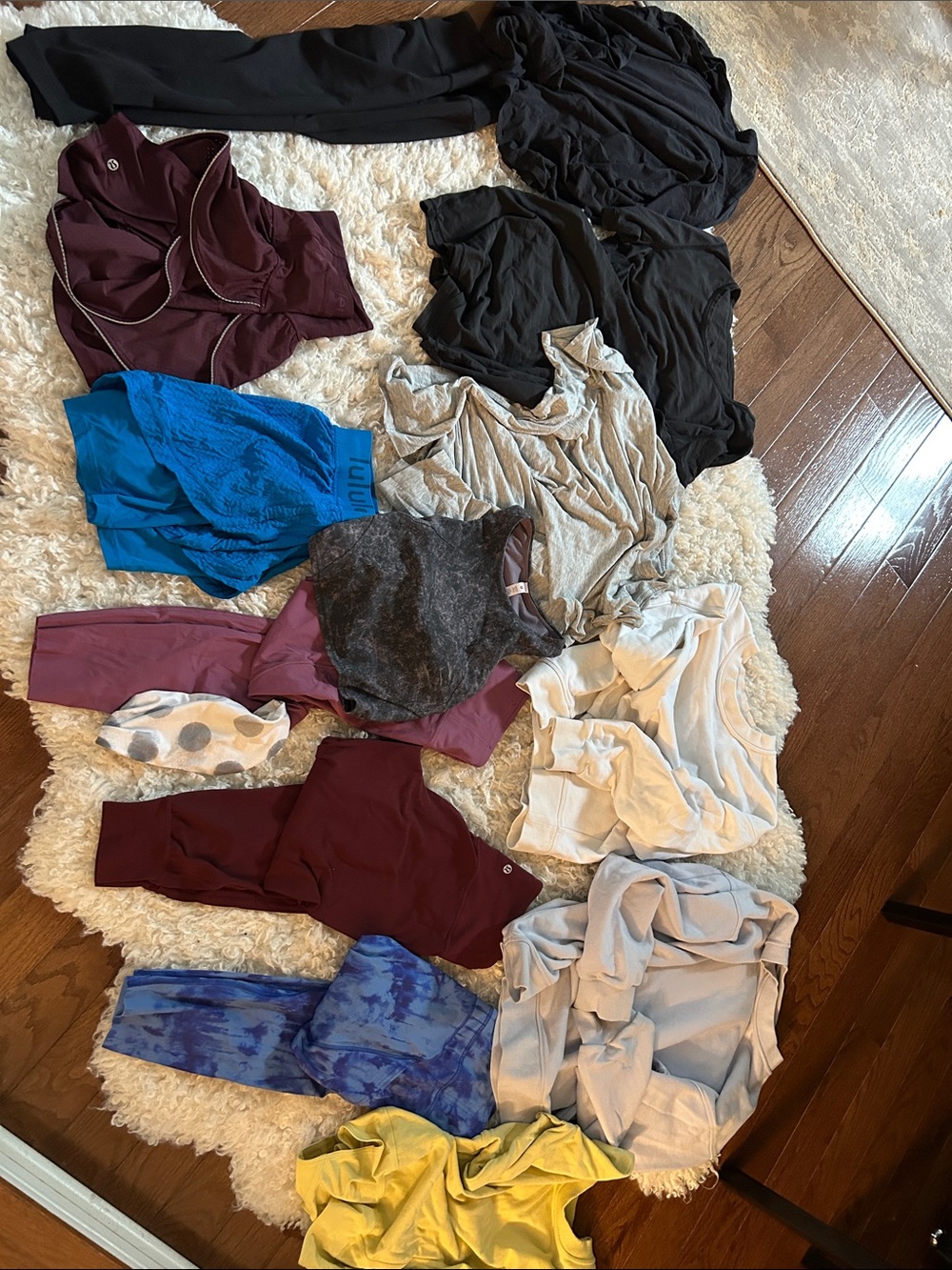 Lululemon resellers lot size 4-6